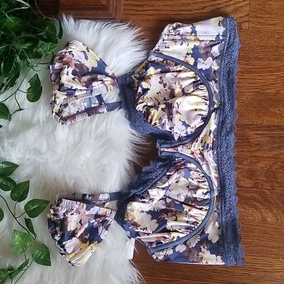 Torrid UNDERWIRE LONGLINE CAP SLEEVE BRA - MESH FLORAL 2X new with tag - Picture 2 of 6